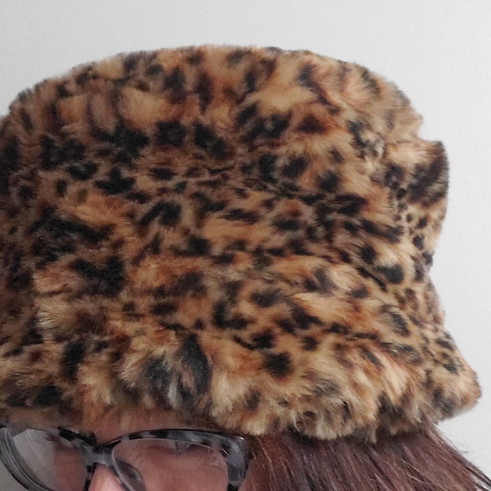 Hat ...  Leopard print - Picture 3 of 3